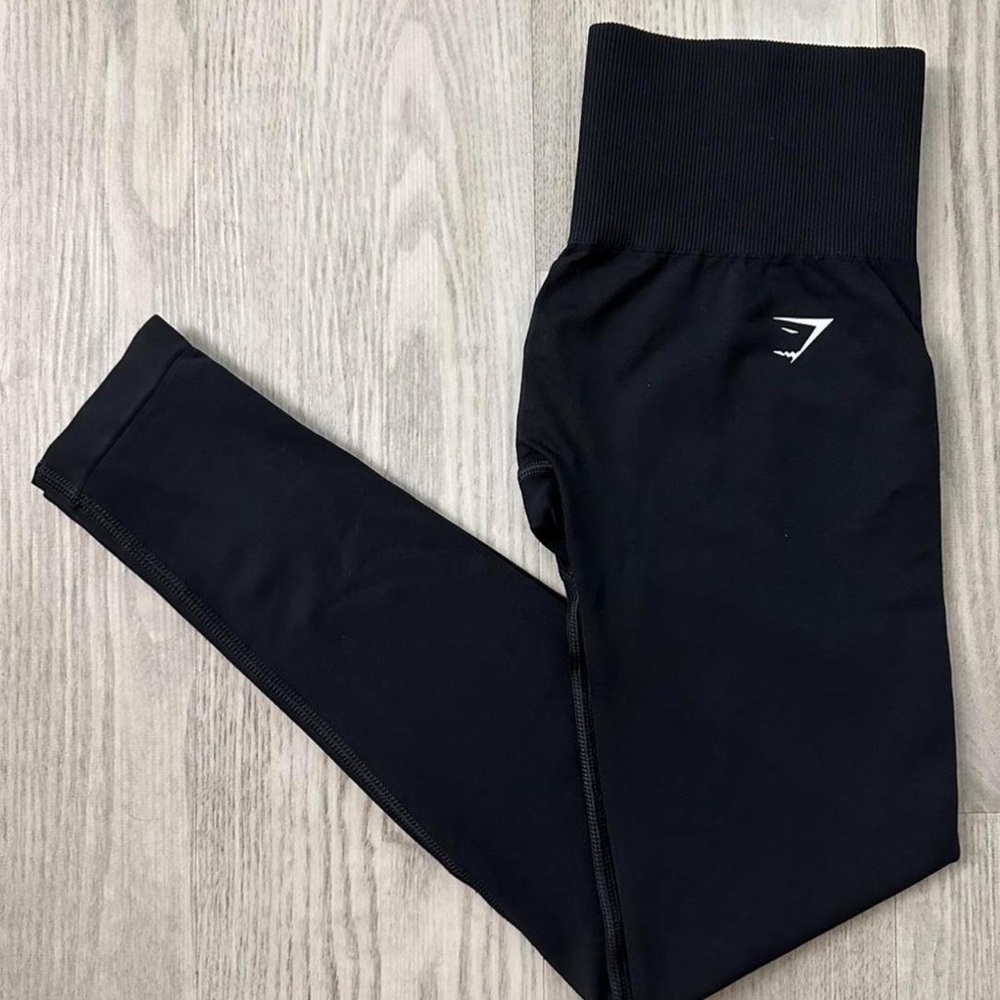 Black Gymshark leggings